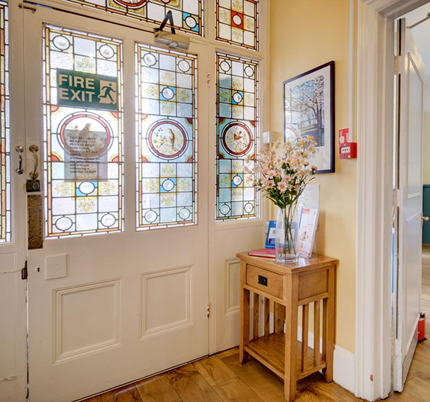 <span>Feature</span>Original Interior