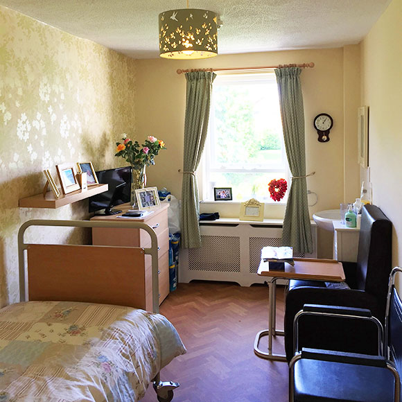 <span>Room</span>Single Room